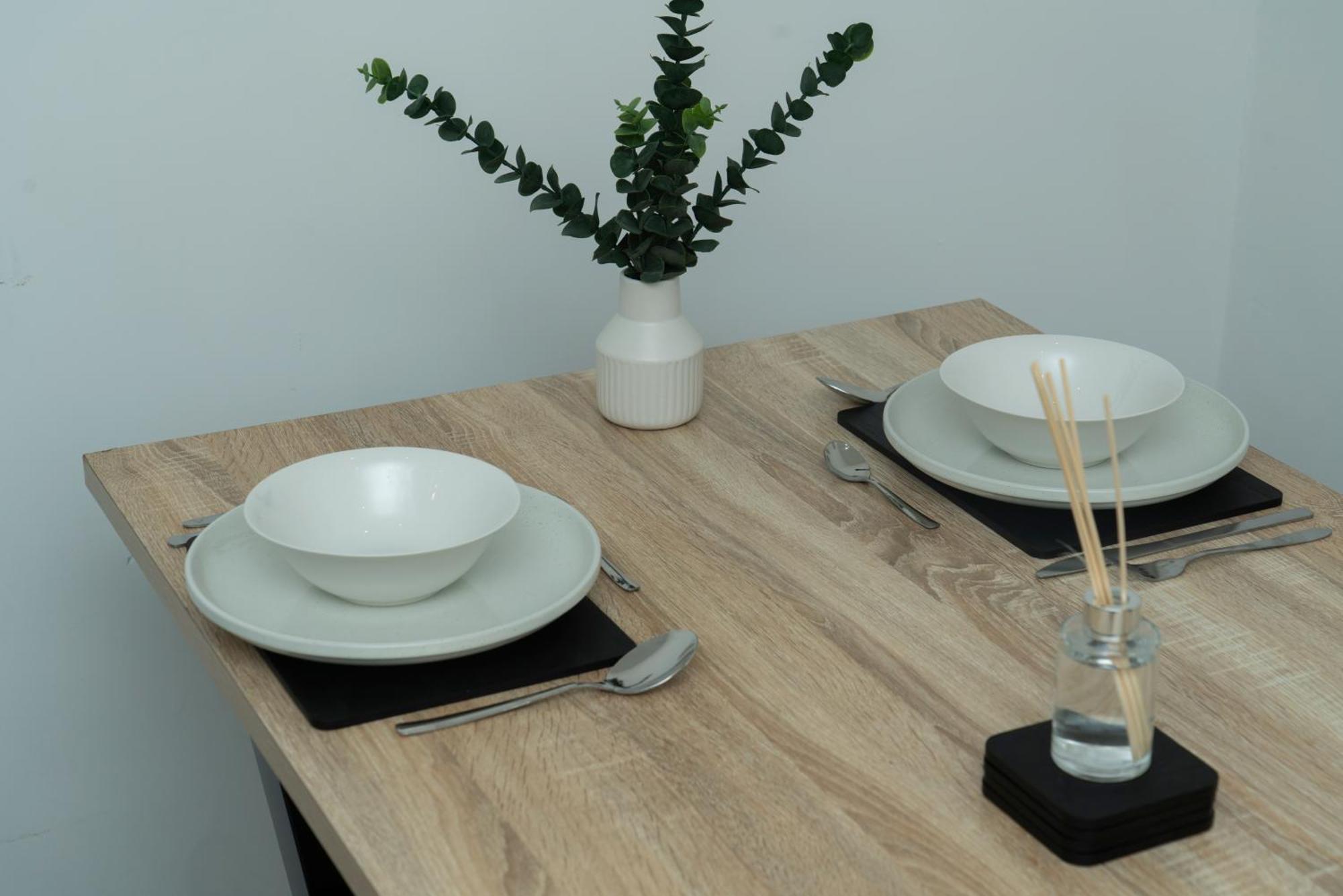 Double Bedroom Near Etihad And Coop Live With Free Parking, Shared Kitchen & Bathroom - Including Free 1-Hour Early Check-In Or Late Check-Out For Bookings Until July Manchester Ngoại thất bức ảnh