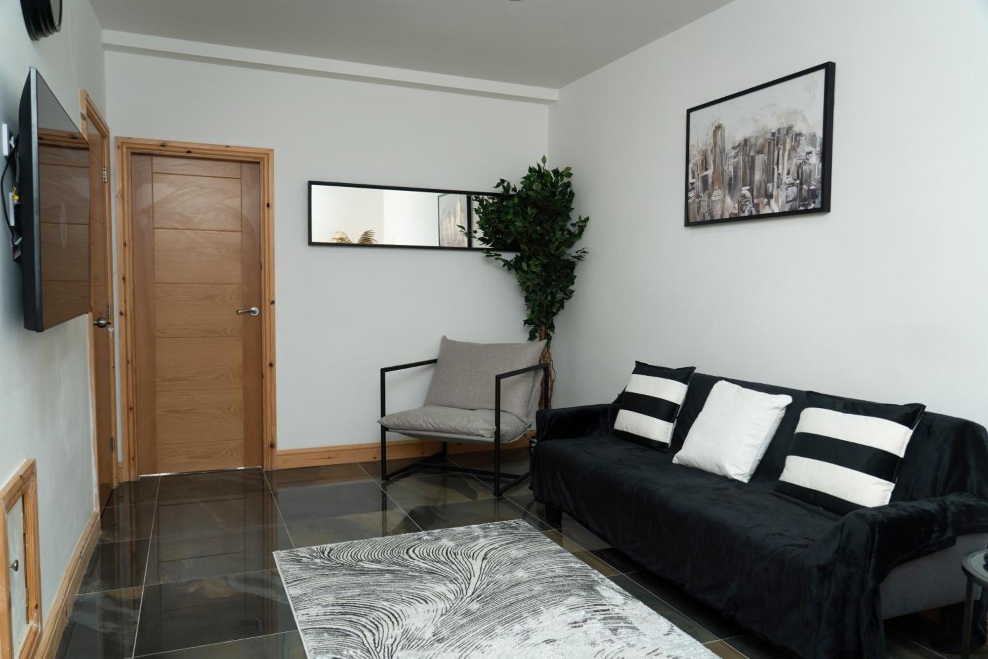 Double Bedroom Near Etihad And Coop Live With Free Parking, Shared Kitchen & Bathroom - Including Free 1-Hour Early Check-In Or Late Check-Out For Bookings Until July Manchester Ngoại thất bức ảnh