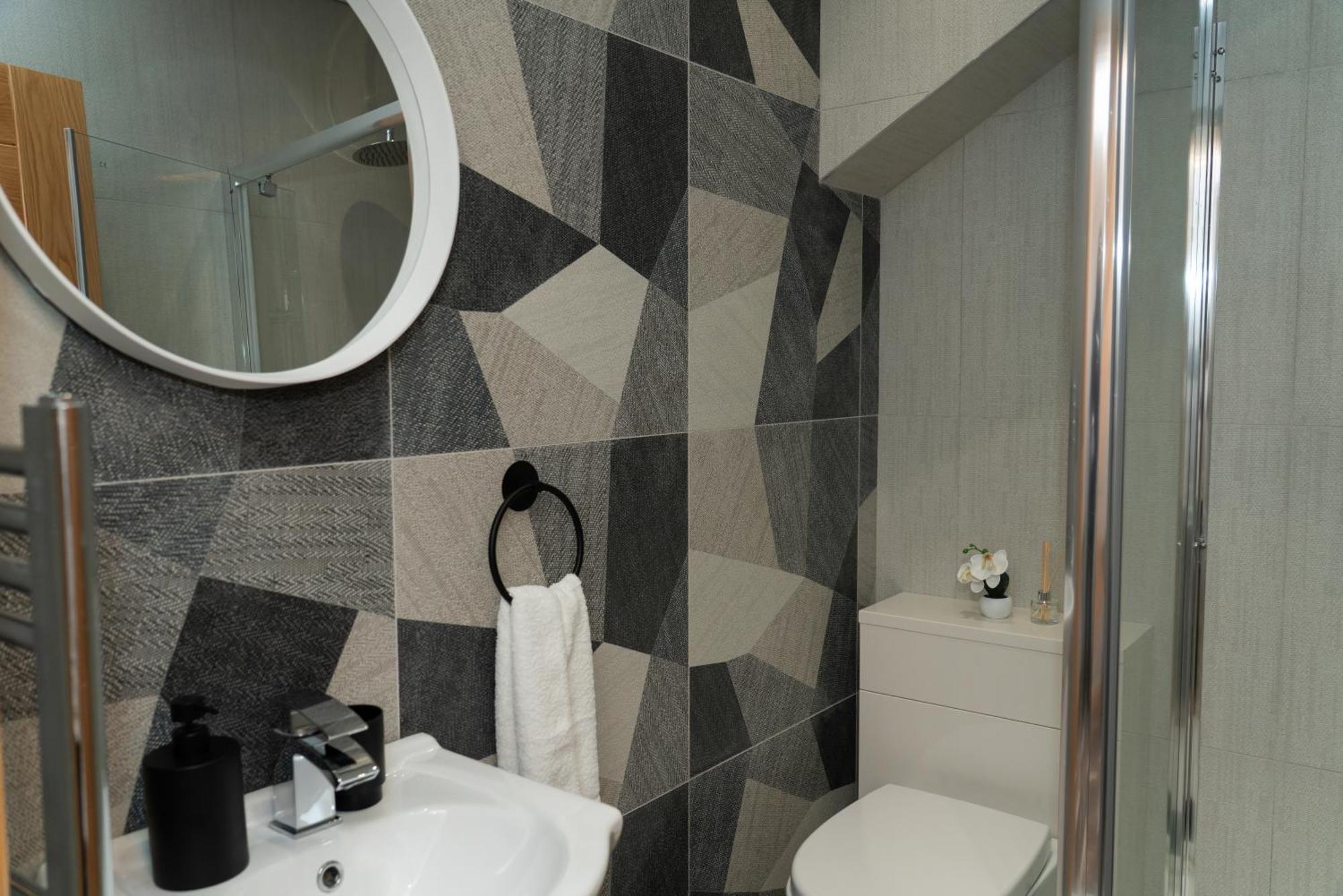 Double Bedroom Near Etihad And Coop Live With Free Parking, Shared Kitchen & Bathroom - Including Free 1-Hour Early Check-In Or Late Check-Out For Bookings Until July Manchester Ngoại thất bức ảnh